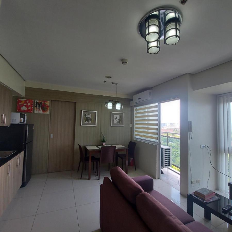 De Luxe, Standard And Studio Suites -The Breeze Residences-Close To Airport,Mall Of Asia, Us Embassy Маніла Екстер'єр фото
