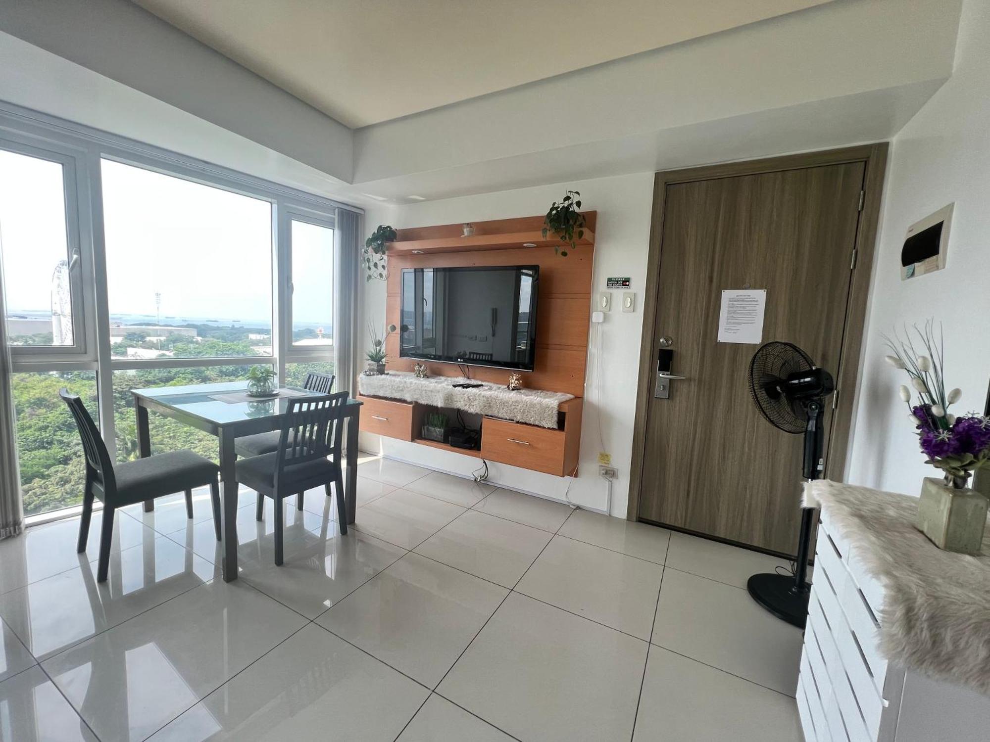 De Luxe, Standard And Studio Suites -The Breeze Residences-Close To Airport,Mall Of Asia, Us Embassy Маніла Екстер'єр фото