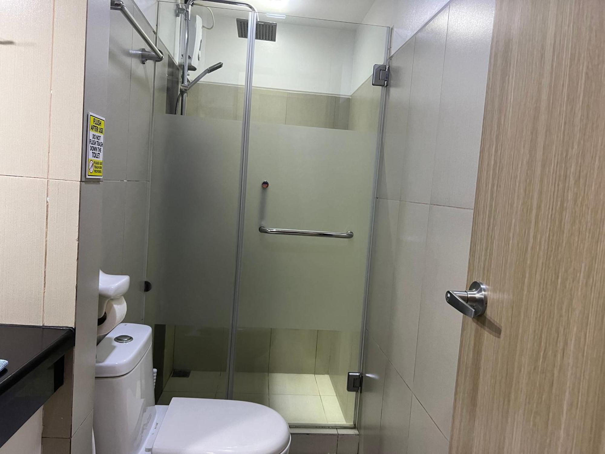De Luxe, Standard And Studio Suites -The Breeze Residences-Close To Airport,Mall Of Asia, Us Embassy Маніла Екстер'єр фото
