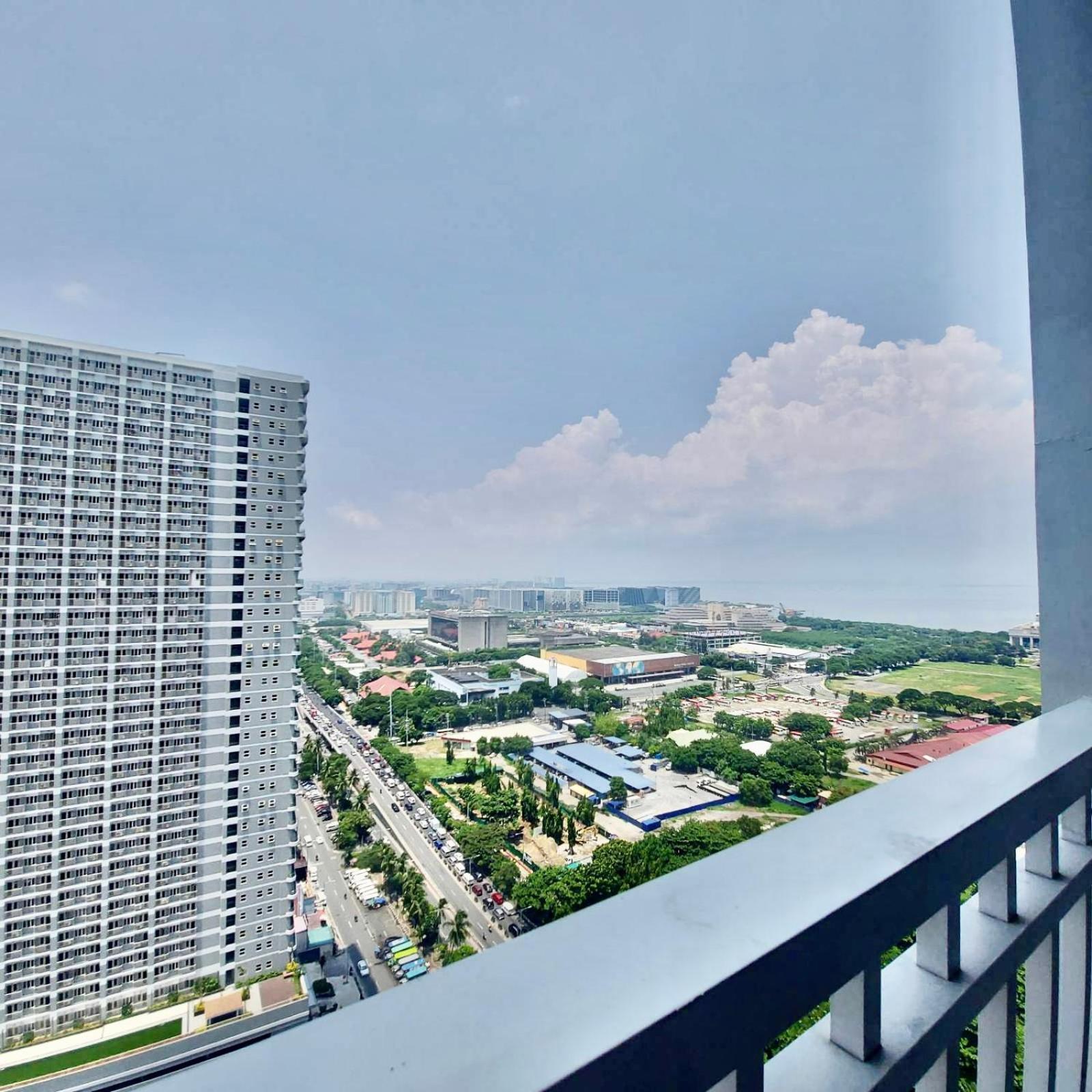 De Luxe, Standard And Studio Suites -The Breeze Residences-Close To Airport,Mall Of Asia, Us Embassy Маніла Екстер'єр фото