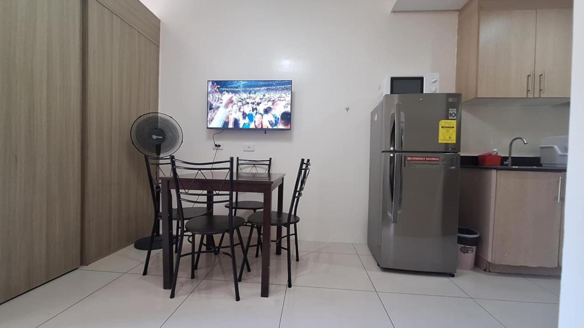 De Luxe, Standard And Studio Suites -The Breeze Residences-Close To Airport,Mall Of Asia, Us Embassy Маніла Екстер'єр фото